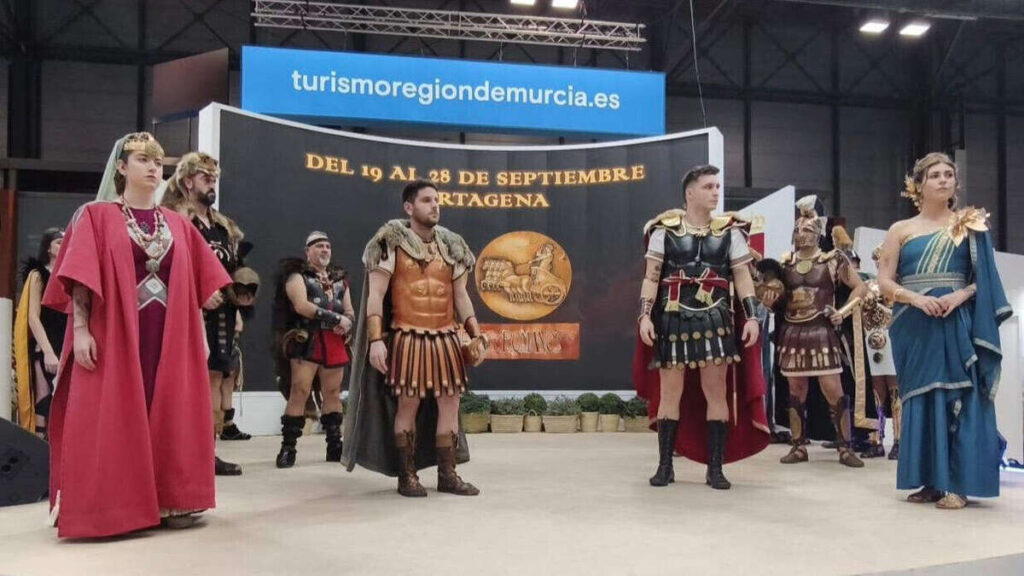 Fitur 2025