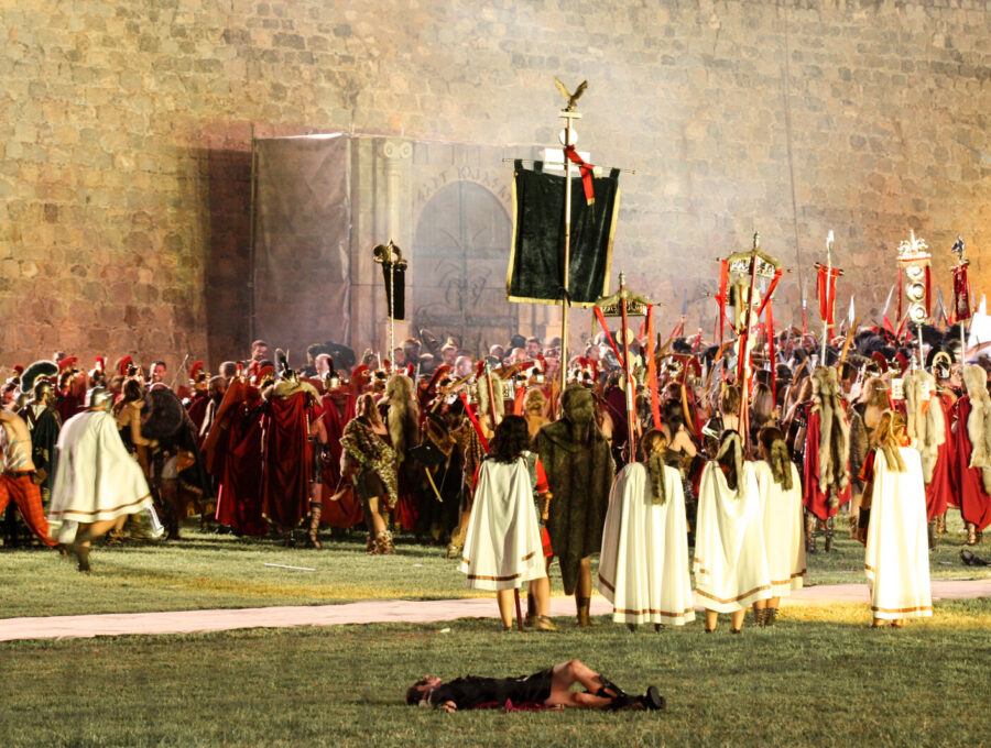 La batalla de Julio. Las divinidades