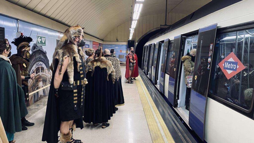 FITUR 2022: Carthagineses y Romanos promocionan en el metro de Madrid.