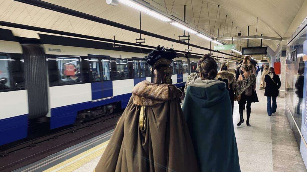 FITUR 2022: Carthagineses y Romanos promocionan en el metro de Madrid.