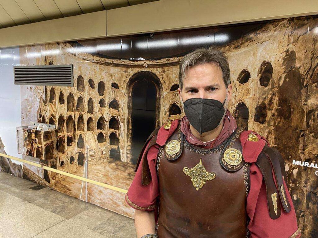 FITUR 2022: Carthagineses y Romanos promocionan en el metro de Madrid.